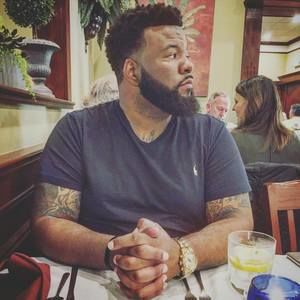 Meet your Posher, Dennis